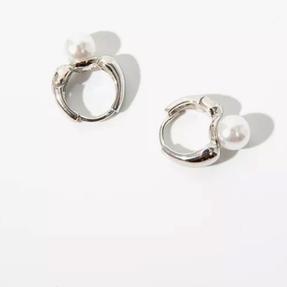 Jewelry - Silver Pearl Hoop Earrings